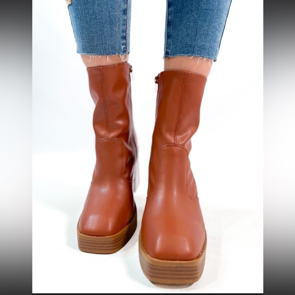 MIA Chic Modern High Heeled Boot w/ Zipper, Size: 8.5, Color: Cognac, BNIB